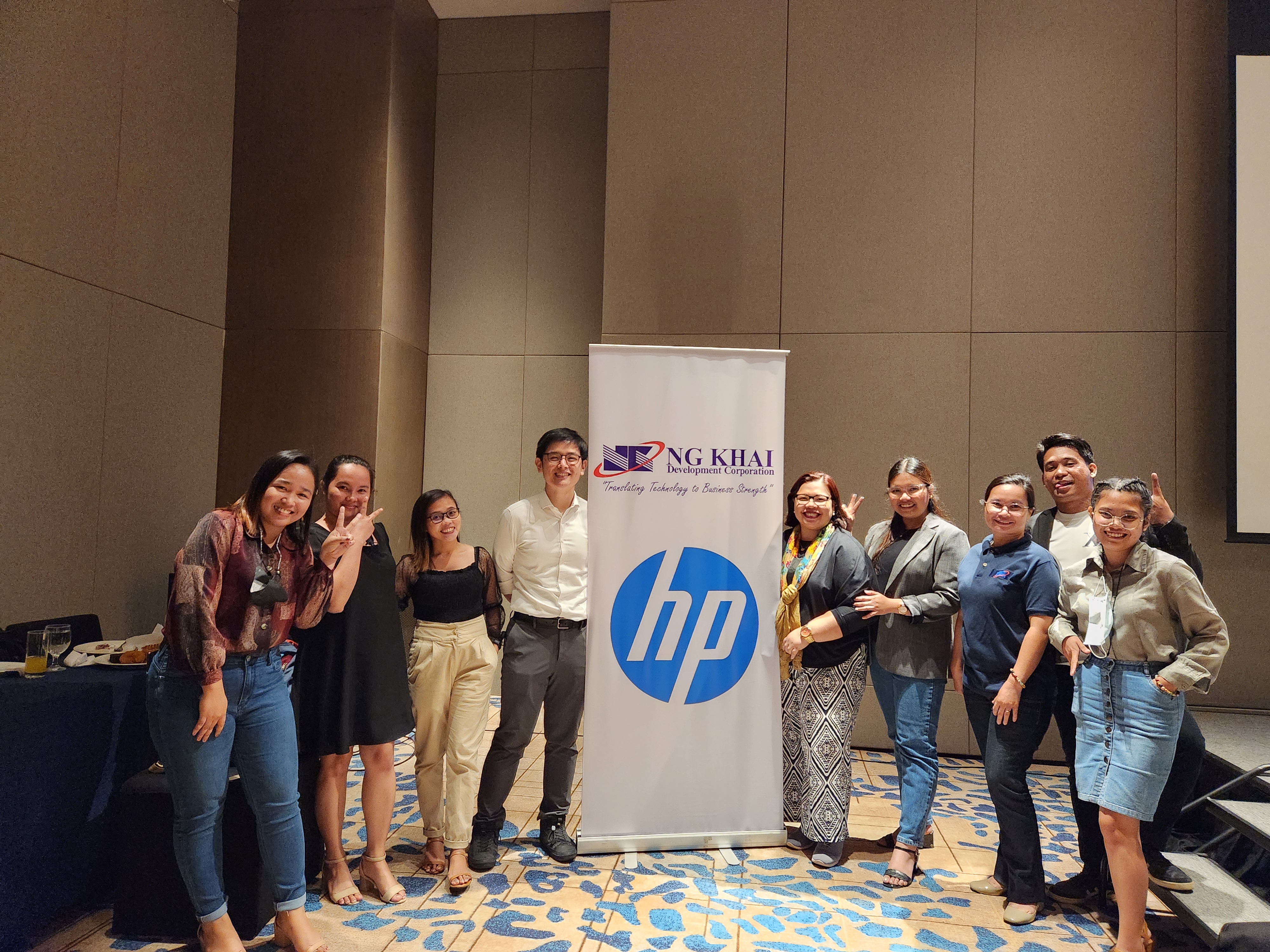 Ng Khai hosting an HP end-user event in Davao, Philippines